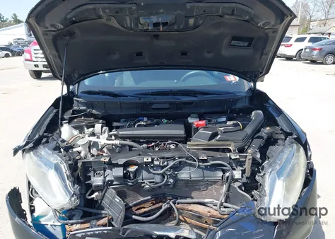 2015 Nissan Rogue Sv z USA, uszkodzony, nr VIN KNMAT2MVXFP519778